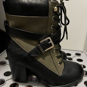 Adorable women’s booties. Size 7